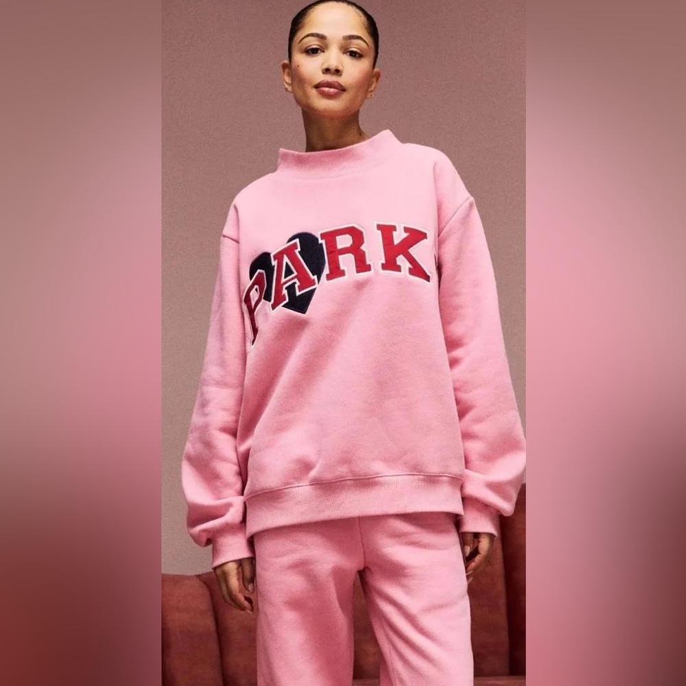 PARKE pink Sweatshirt/Pullover with black heart / Valentines Day drop. NWT L/XL